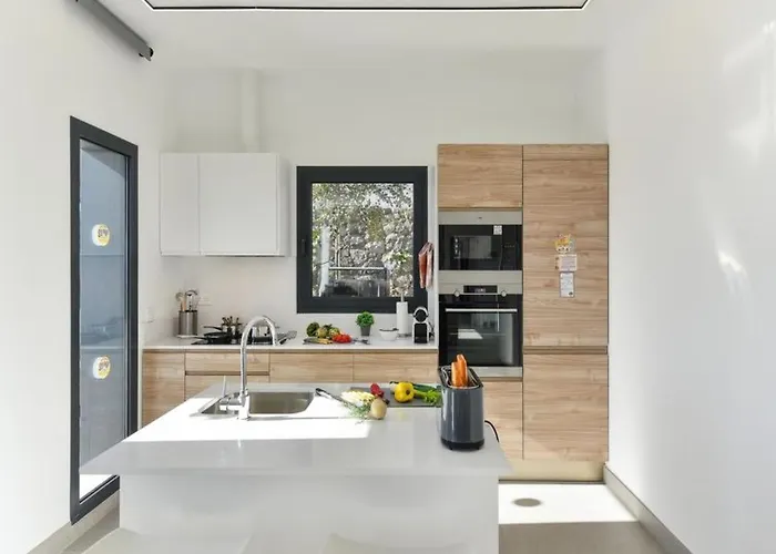 Global Yucas 12 - By Global Holidays 5962 *